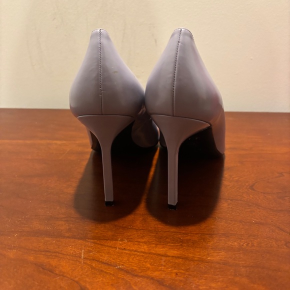 VIa Spiga Nikole Pointed Toe Pumps in Lilac 8.5 - Picture 5 of 13